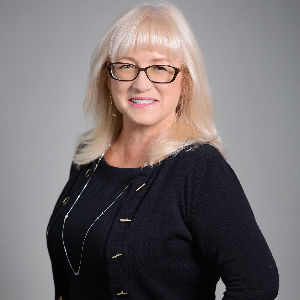 Angela Whiteway Top real estate agent in Inglewood