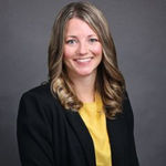 Headshot of Amanda Arnold, real estate agent