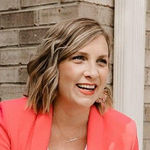 Headshot of Amy Spillman, real estate agent