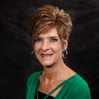 Kelli Newlin Top real estate agent in Robinson