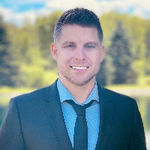 Headshot of James Russ, real estate agent