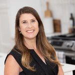 Headshot of Teresa Gale, real estate agent