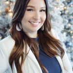 Headshot of Angela Weller, real estate agent
