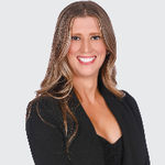 Headshot of Steavy Carter, real estate agent