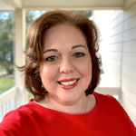 Headshot of Gina Kidder, real estate agent