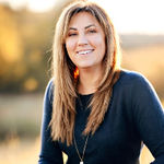 Headshot of Amy Klutz, real estate agent