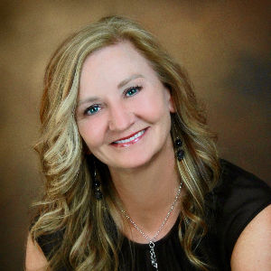 Jenny Cisewski Top real estate agent in Winona