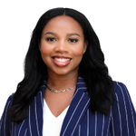 Headshot of Jennifer Mungin, real estate agent