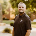 Headshot of Steve Lew, real estate agent