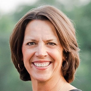 Carol Lehman Top real estate agent in New Holland