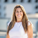 Headshot of Renee Hollingsworth, real estate agent