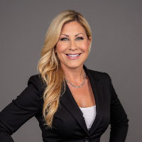 Rachael Hughel Top real estate agent in Westlake Village