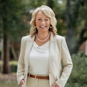 Cindy Lasseter-Gibbs Top real estate agent in Perry