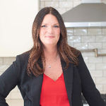 Headshot of Karen Malec, real estate agent
