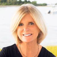 Alice Pierce Top real estate agent in Hingham
