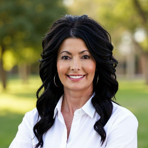 Karen Estrada Top real estate agent in Midland