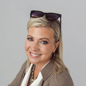 Kelli Lang