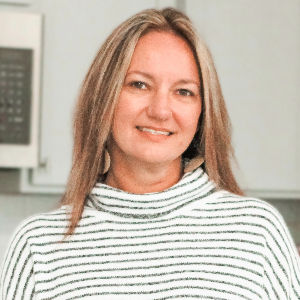 Debi Edwards Top real estate agent in New Bern