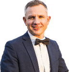 Headshot of Seth McKim, real estate agent