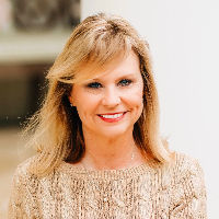 Bonnie Hall Top real estate agent in Destin