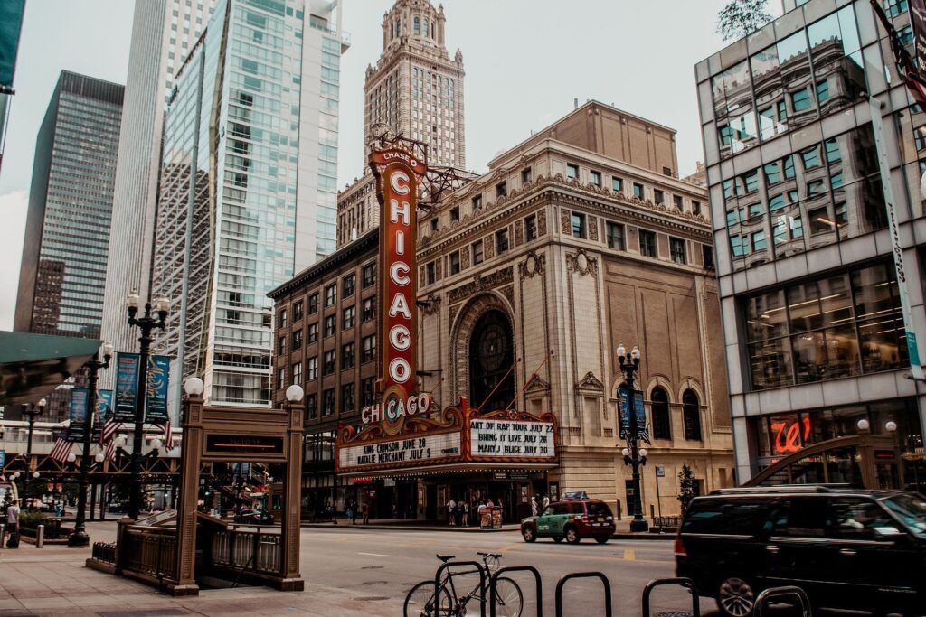 the chicago theatre good place to meet for investing in chicago real estate