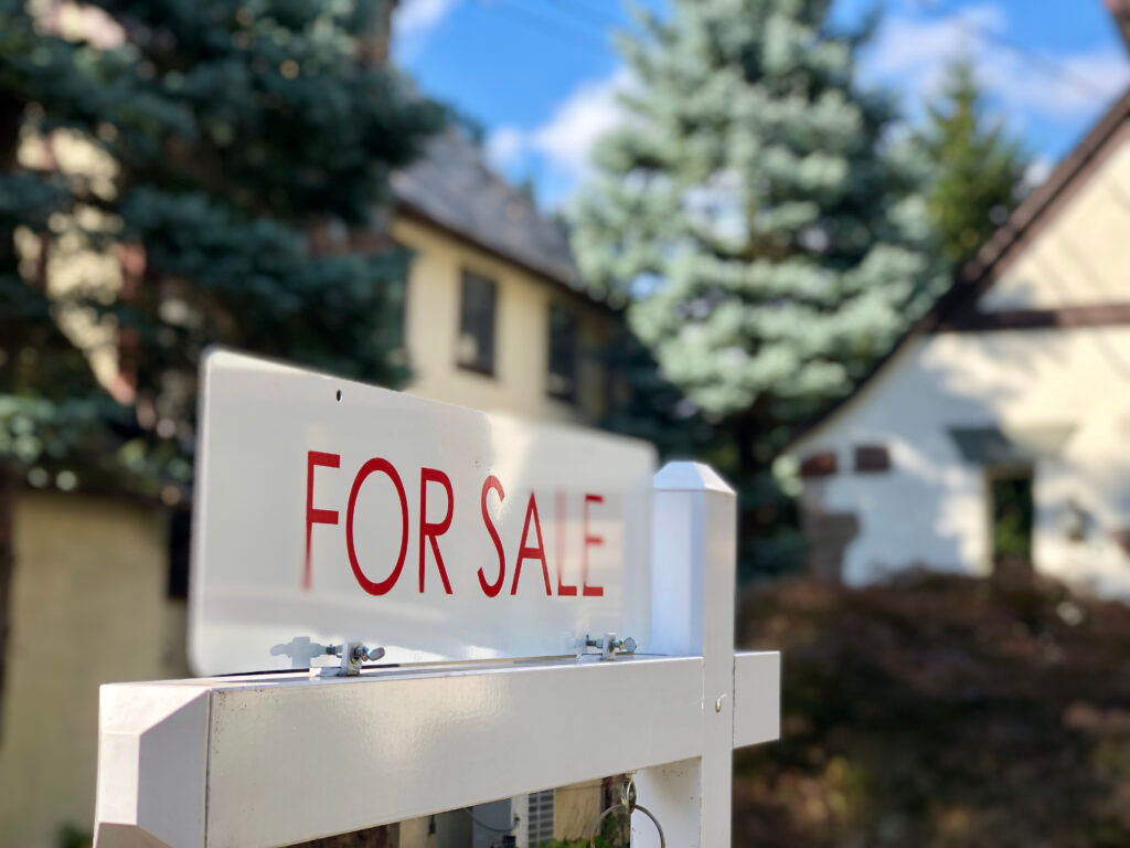 the real estate market is leaving houses for sale longer