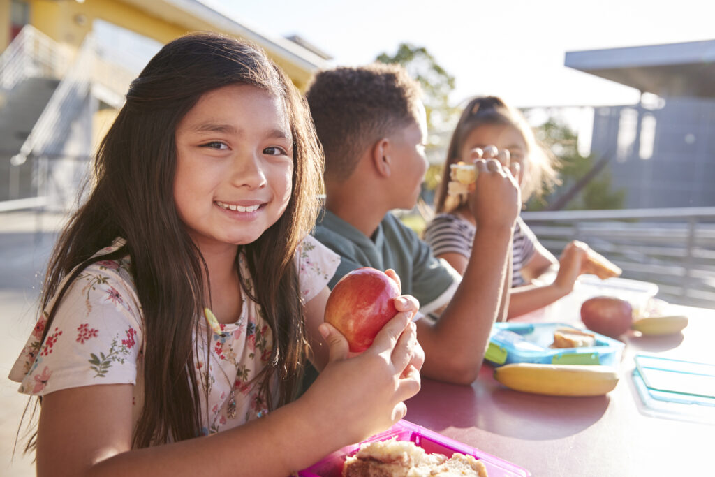 kids eating donation food